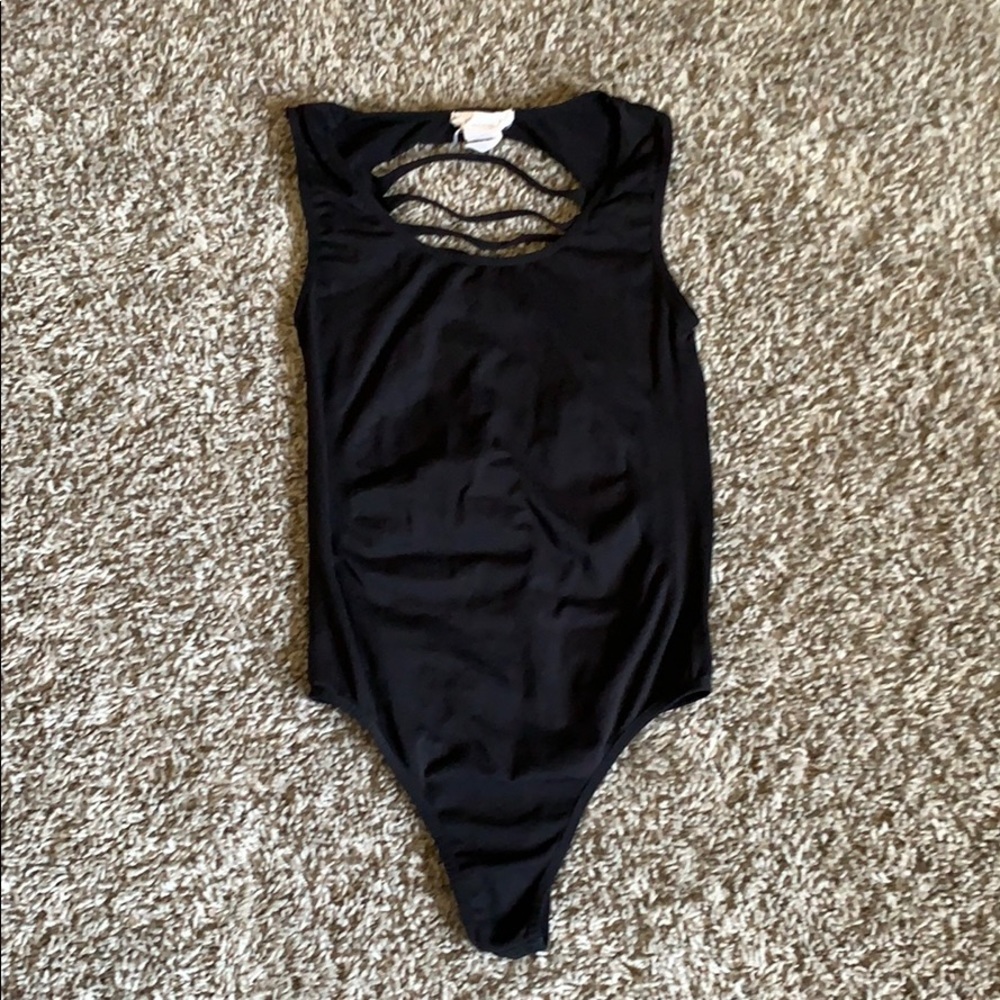 ⚡️Black body suit with open cut up back